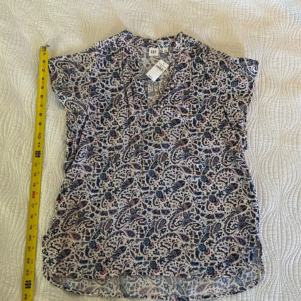 NWT Gap Multicolor blouse - Small